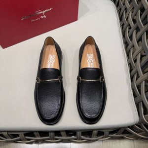 ferragam菲拉真皮大底男士商务休闲皮鞋｜采用进口牛皮鞋面｜进口牛皮内里｜严选用料只为打造更为舒适的穿着体验｜原版鞋楦｜线条修长流畅｜独家开模真皮大底 Si