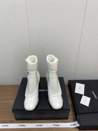顶级版本 Chanel香奈儿 秋冬新品系带爆款走秀短靴！ 立体饱满的菱格，小香经典元素；配搭开模定制的原版五金鞋带扣，鞋底有一定的厚度，增高效果也不错，让整体视 - 点击图像关闭