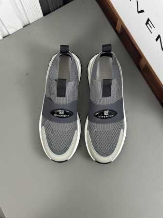 Givenchy 纪梵希 -高端品质 原单 -鞋面：纳帕小牛皮、反绒小牛皮、鞋身高丝光布匹、热切品牌logo -内里：垫脚；品牌帆布 -大底：超轻耐磨绒 橡胶； - 点击图像关闭