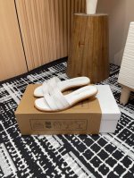 Dio* 2025 春夏新款 Dway 平底一字拖拼色女鞋 Cd字母Logo立体刺绣圆柱跟凉鞋 方头粗跟果冻色露趾拖鞋 原版开发市面顶级版本 材质：鞋面原版一致