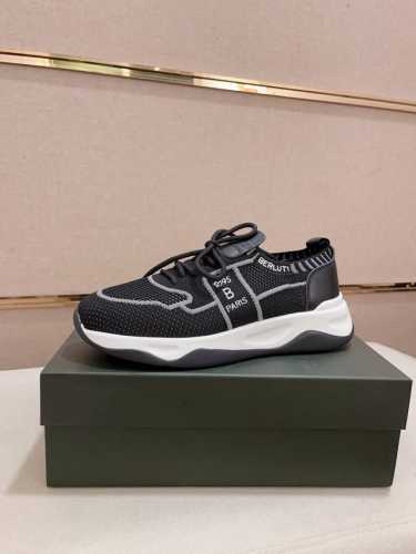 工厂价: 新款 Berluti 伯尔鲁帝 潮流新款上市 官网同款 专柜品质 原版搭配 精选头层小牛皮飞织面料。舒适透气真皮垫脚 做工精细 用料上层 100%纯牛