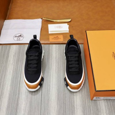 Hermes 爱马仕 -高端品质 原单 -鞋面：反绒牛皮、品牌高丝光帆布布匹、鞋舌空压品牌logo -内里：顶级牛皮 -大底：Tpu发泡 橡胶：双色成型大底 -
