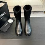 25Ss秋冬新款Chanel小香拼接粗跟短靴 舒适慵懒却不失生活态度 百搭鞋型 日常出行需求轻松满足！ 鞋面：进口小羊皮 内里：羊皮内里 跟高：5.5cm 鞋底