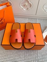情侣 Hermes 爱马仕H家Izmir系列 经典H 情侣款凉拖鞋 顶级品质 鞋面：进口头层牛皮 手掌纹牛皮 牛皮内里 进口真皮大底 Size：35-45全套包