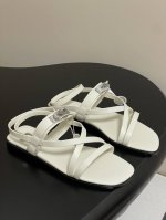 顶级品质 Hermes 爱马仕 June Sandal系列 H家Kelly扣细带罗马凉鞋 小牛皮凉鞋，搭配经典镀钯Kelly鞋扣和袢带。打造简约造型，可谓夏日良