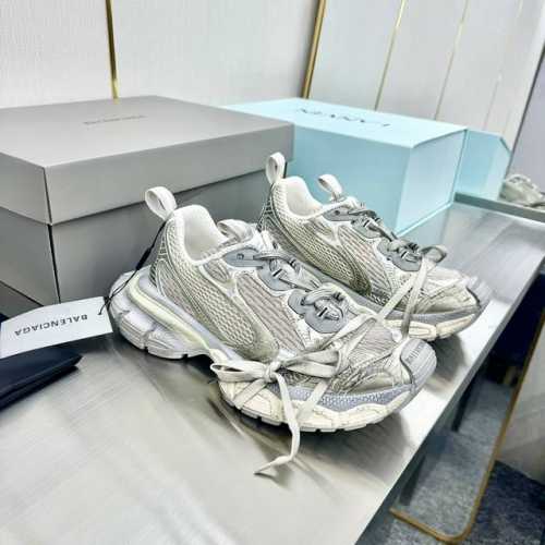 出厂价 24春夏BALENCIAGA巴黎世家老爹鞋最新款 复古休闲运动鞋系列推出探索时尚界对于原创与挪用的概念、以全新系列致敬传承与经典， 以标志性Balenc