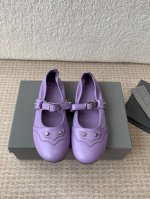 Balenciaga 25Ss 早秋新款芭蕾舞鞋无愧是巴黎世家出的芭蕾鞋都满满的复古感！ 这款专柜超级难买门店限定可不是随便一家专柜都有售的 鞋面全部对版做了手