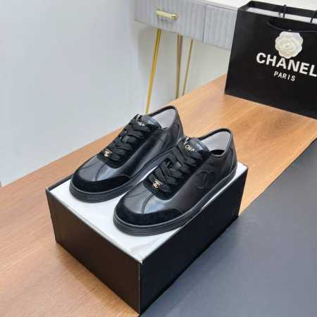 工厂出 Chanel香奈儿经典小白鞋休闲运动鞋 滑板鞋 C家 专柜又一超级大爆款，网红博主小姐姐们的挚爱，社交平台的各种夸赞，人气超高质感透气超级春夏，看到这期 - 点击图像关闭