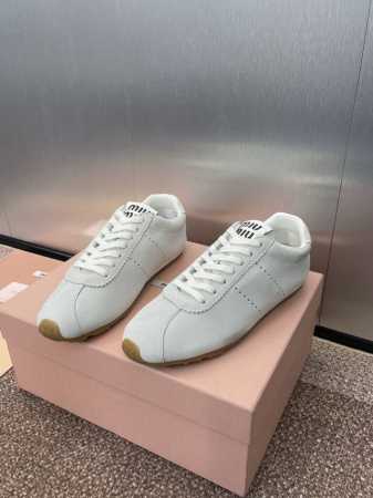 工厂价 Miumiu 2024高定系列走秀新款系带休闲运动女鞋 缪缪明星同款字母logo圆头拼色阿甘跑鞋材质:鞋面进口小牛皮 进口羊猄皮+水染羊皮内里+原版开模 - 点击图像关闭
