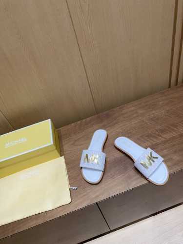 2025春款官网同步Michaelkors 印花时尚休闲平底拖鞋独家齐色发售！ 码数35-42 35 41 42定制不退换 工厂正常开始出货 跑量价