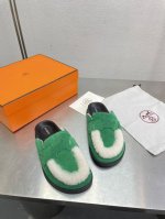 毛条卷毛里拖鞋 高定版 Hermes 大头毛拖 草绿色 H这款彩虹毛毛拖 棉花糖一样柔软 上脚显白 很容易戳中审美的可冲款 原版1:1开模 毛面6色 羊毛鞋面垫