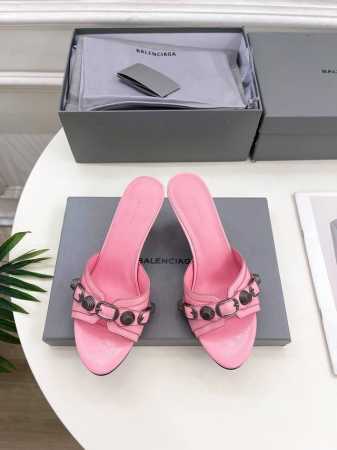Balenciaga 巴黎世家 25 2025春夏新品 经典小猫跟金属鉚钉拖鞋超火爆 众明星网红潮人大秀款 松驰感满满 秀气高级又可爱 小牛皮配搭和经典双log - 点击图像关闭