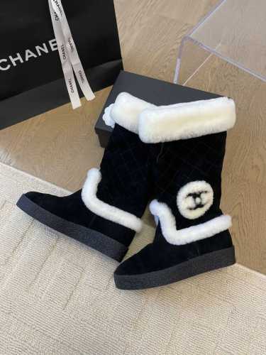 Chanel新款雪地靴系列 顶级版本！冬天保暖神器 鞋面牛反绒 内里澳洲羊毛100%真毛 鞋底链条木纹组合橡胶底 码数：35-41 定制不退不换