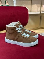 男码+40Hermes 爱马仕 H家22‘’fw new arrival～ 秋冬kelly小白鞋羊毛版本 不配货也要买的决绝子单品经典Kelly扣装饰小白鞋造型