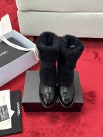 工厂 2024小香短靴，本季秋冬季必备单品！！ 香奈儿秋冬重工爆款短靴 小红书力推款，怎么搭配都好看，时髦精必备，香奈儿女士钟爱简约又难以抗拒搭配展现与众不同的