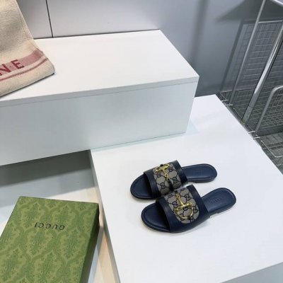 高品质出厂 顶级品质Gucci古驰2025春夏五金扣D字链条扣老花布平底 粗跟拖鞋系列 原版一比一 踮脚工艺同原版一样 中跟拖鞋 凉鞋 配最新D扣作为品牌的标志