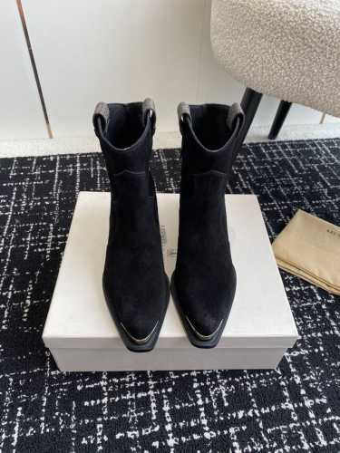 代购级 BRUNELLO CUCINELLI BC 24ss秋冬新品 复古粗跟 切尔西 尖头 铁扣短靴 塞琳这一季好看的款式真的是很多 比如这款军靴就很机车风