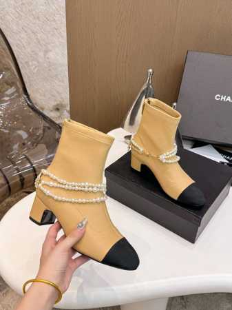 代购级 Chanel 24A高级手工坊珍珠系列短靴 一如既往的高版本 经典玛丽珍系列 鞋面羊皮 内里羊皮 真皮大底 跟高5.5cm Size:35-39 其他码 - 点击图像关闭