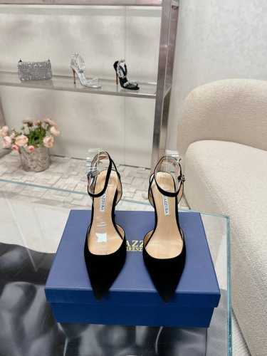 Aquazzur* 菠萝早春专柜新品仙女时装鞋系列，大量上新同步官网全系列均可定制龙年主打一个火爆，全网各大网红纷纷开秀，绝美的穿搭系列！ ★★★★★ 鞋面 羊