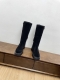 代购级牛反绒 打蜡小牛 Sw 2024秋冬新款厚底增高侧扣中筒靴 现代的都市风范，60毫米的沟纹鞋底符合当下的时尚潮流，同时又保持轻便与耐穿结构，兼具时尚风格与