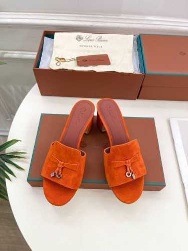 Loro Piana 乐悠翩雅 代购级别2025春夏新品 Summer Charms 经典金属吊坠羊猄面拖鞋 LP是意大利顶级奢侈品牌 低调奢华 设计都是一贯纯
