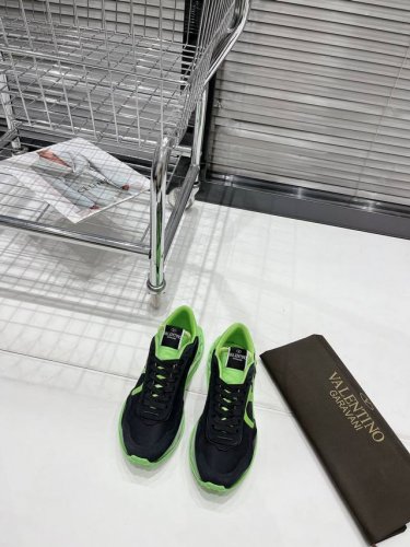 实价： 限男款 顶级版本 Valentino华伦天奴V家 新款Netrunner系列 休闲 气垫 运动鞋 原版购入开发 做货 各种色彩搭配吸睛十足，激活魅力无限