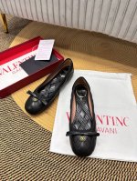 顶级版-真皮底Valentino Garavani Vlogo Cut-Out 25早春菱格经典百搭爆款芭蕾舞女鞋 专柜最新系列 最高版本 细节完美 非常亮眼的