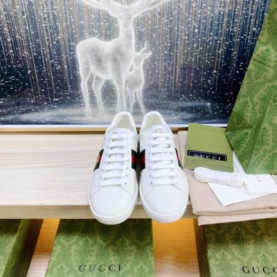 出厂女 男 整个系列价格一样 牛皮面料 牛皮内里 牛皮垫脚 真蛇皮防伪线 香味大底 升级芯片 豪华包装。。全部东西跟正品一样。码数:35-46