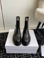 代购级 CELINE塞琳 秋冬新款杨幂同款骑士靴 凯旋门英伦风短靴简约大气时髦 耐看不过时 是时尚圈永不退潮的经典所在，复古的英伦风格，让你穿出不一样的气质对版