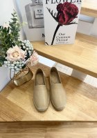新品 Celine 赛琳 顶级代购货，最高版本，渔夫鞋 专柜2025早春 新款 Celine羊皮字母渔夫鞋系列， 爆款单鞋，上脚很美。 购入正品原版Build。