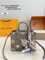 配礼盒 Lv 路易威登 Onthego系列 托特包 新款肩带丛林包 哇咔咔太喜欢了 真是惊艳到我了、包包挺括 很能装 整体而言 非常实用 又耐造 尺寸：25*1