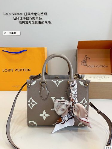 配礼盒 Lv 路易威登 Onthego系列 托特包 新款肩带丛林包 哇咔咔太喜欢了 真是惊艳到我了、包包挺括 很能装 整体而言 非常实用 又耐造 尺寸：25*1