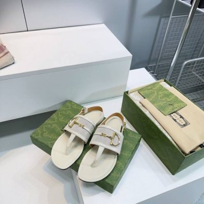 高品质出厂 顶级品质Gucci古驰2025春夏五金扣D字链条扣老花布平底罗马凉鞋系列 原版一比一 踮脚工艺同原版一样 中跟拖鞋 凉鞋 配最新D扣作为品牌的标志性