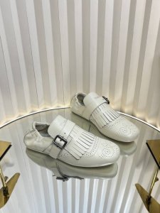 PRADA 普拉达 25 2025春夏新品 专柜走秀款复古流苏半拖鞋乐福鞋系列走秀款 复古感时髦满满 随意百搭 时尚休闲 独到味人人都爱也轻松驾驭 每年都会爆.