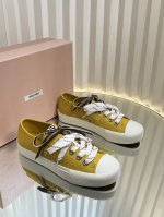 Miumi* 25Ss 复古风饼干鞋休闲帆布鞋双鞋带布鞋 颜值担当火爆双鞋带布鞋 不得不入的一款 简约高级 随意搭配上脚非常舒适 年度必入款 春夏最新走秀款布鞋