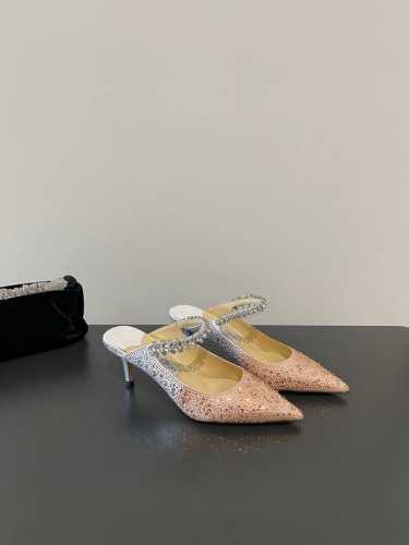 jimmy Choo 最高品质 最新经典钻石链条 渐变烫钻 重工艺水晶半拖鞋单鞋 同步专柜 主打精致 舒适度休闲 甜美 无解风都轻松满足 Blingbling
