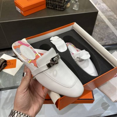 ￥ P380Herms 经典Kelly穆勒半拖 千呼万应 终于出货了大家都知道H鞋一直是我家强项，经典款不碰的原因是因为实在是太考验工艺细节了这款真的足足开发了