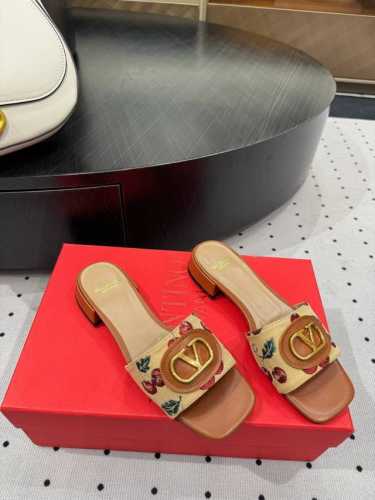 早春新品 ★面料 针织樱花布 内里 羊皮 鞋底 牛皮 优雅风格 创造不一样的感觉 跟高 2.5 Cm 专柜包装 简约气质款式！ 市场顶级 Show Bdetai