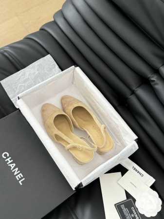 Chanel 经典Slingback后空凉鞋 前几年一直在做这个款 今年我们还是重新购版，再次精细Copy。 发现新版面的鞋面线条和形体舒适度都做了微调！ 这个 - 点击图像关闭