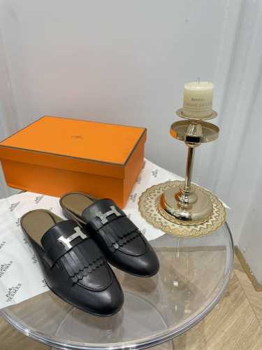 爱马仕 HerméS 乐福流苏拖鞋 高品 原版工艺 黑色 款式经典 简约 此款主要对比的就是工艺 品质 爱马仕 HerméS 夏天开始不一样的夏天生活 爱马仕H