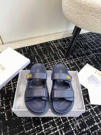 代购级Dior 迪奥夏季爆款魔术贴一字带平底凉拖鞋 Go原版复刻 高端定制 超耐看超百搭款 上脚非常舒适 超好穿 比香奶奶款还香 鞋面：原版开模布料 五金：原版 - 点击图像关闭