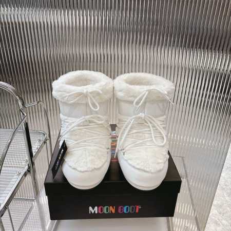Moon Boot2024vs秋冬最新款雪地靴系列 丑萌雪地短靴 忘了UGG吧，时髦人都在穿Moon Boot雪地靴 如果你难以接受UGG的复兴 那现在有一款更 - 点击图像关闭