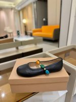 价格 Gianvito Rossi 2025 春夏款 罗西 Gr 芭蕾舞鞋平底玛丽珍单鞋 异域风情满满的宝石，像一串手串，串戴在脚上，皮质超级柔软，上脚舒适感绝