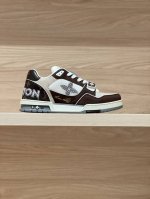 ml 顶级版本 皮面摩卡啡实拍 Lv Trainer 魔术扣情侣款 莞式大厂出品！无限接近好货播报！ 全面升级柜柜最新的鞋型，材料，工艺细化，大底重新开发私模，