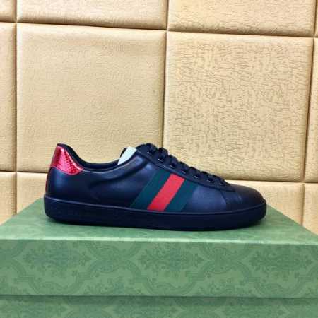 橙子出厂价p gucci 古驰 经典爆款 小蜜蜂小白鞋 百搭休闲鞋板鞋 情侣款 码数 34-45 - 点击图像关闭