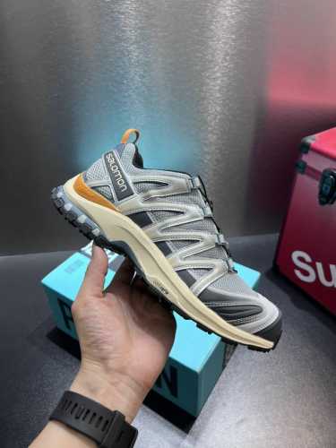 Salomon Xa Pro 3D 萨洛蒙户外越野跑鞋 414677-29 #鞋面采用sensifit贴合技术 全方位贴合包裹脚型 鞋跟部鞋底牵引设计 提供强大
