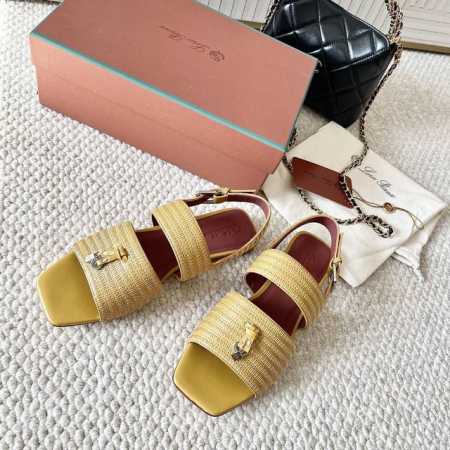 拖鞋 凉鞋 代购版 Loro Piana LP Sprightly Charms系列 方头凉拖鞋 凉鞋材质：面料原版牛皮，牛皮内里及垫脚进口真皮大底码数：35- - 点击图像关闭