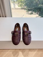 原版购入法国一线奢侈品牌Alaia 阿莱亚24Ss法式仙女芭蕾舞平底跳舞鞋，Alaia品牌源自其创始人，Azzedine Alaia是上世纪80 年代“超紧身性