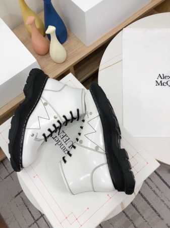Alexander McQueen 顶级版 代购版本 网红粉迷款、小红书种草款、明星打call款 热度不用再说了，万人迷百搭爆款 细节定制高端货，原版1比1复刻 - 点击图像关闭