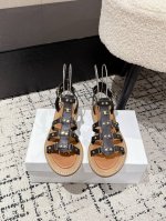 顶级版本 celine 赛琳 25 春夏最新款复古凯旋门时髦凉鞋 夏天搭配袜子 简直绝绝子了复古的点上带上了满分时髦感颜值 绝原版购入开发 依旧最高输出还原 面